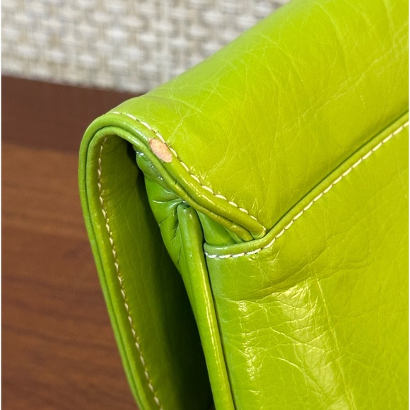 🌟3xHP🌟Bright Spring Green Faux Leather Convertible Clutch On Chain by Shiraleah - Picture 14 of 14